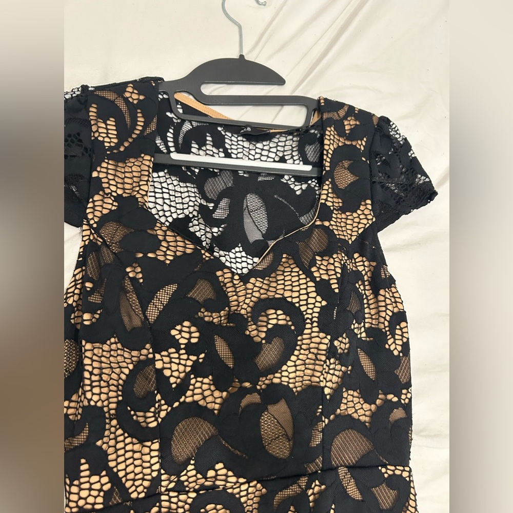 Detailed Dress - Picture 3 of 4